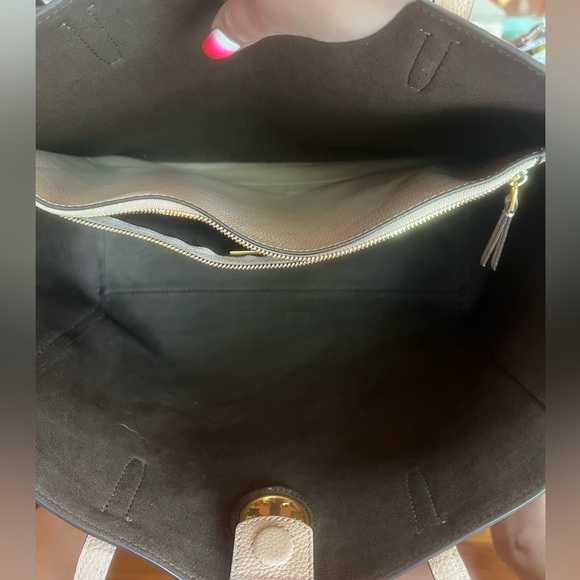 Tori Burch Carson Tote Taupe Pebbled Leather   Like New - Picture 5 of 8